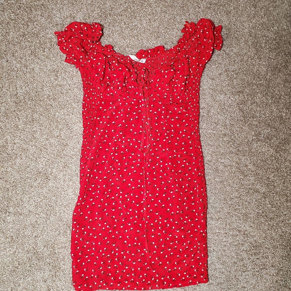 O Vinica Red Scrunch White Floral Off Shoulder Summer Womens Dress Medium